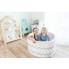 Bazen s lopticama, roza cik-cak